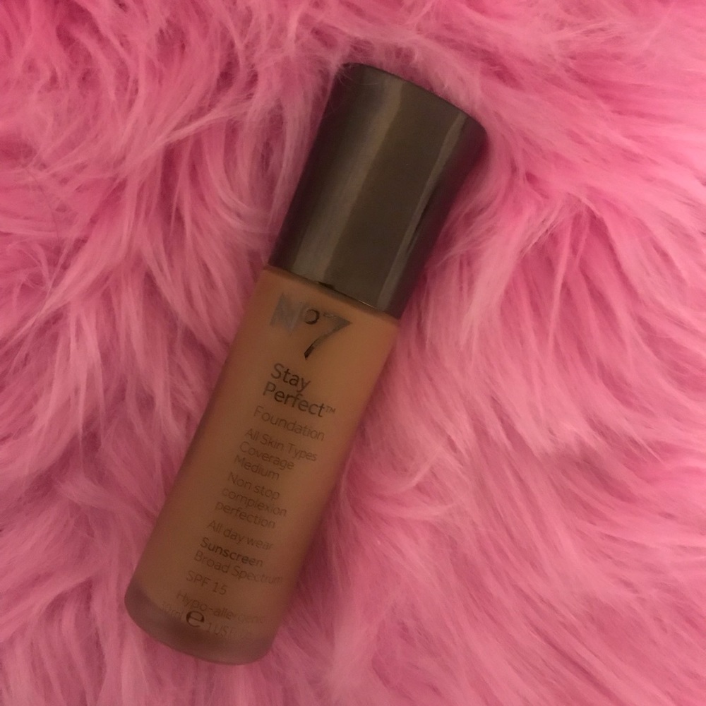 BRAND NEW LIQUID FOUNDATION